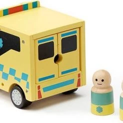 Kids Concept - Ziekenwagen Aiden - Houten Speelgoed - Hout - -bouwsets Verkoopwinkel 550x338 1