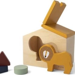 Trixie - Houten Huis - Houten Speelgoed - Mr Monkey - -bouwsets Verkoopwinkel 550x443 2