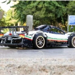 Mould King 13060 Supercar (gemotoriseerd) - Compatible Met De Bekende Merken - DIY - Bouwset, Constructieset - 2299 Onderdelen - Mouldking -bouwsets Verkoopwinkel 550x448 1